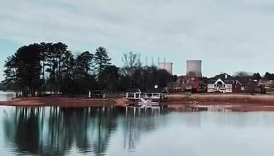 国外老工业区的核电站视频的预览图